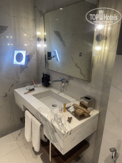 New photos from tourists Holiday Inn Dubai Al-Maktoum Airport 4*