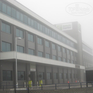 Photos Holiday Inn Express London-Heathrow T5